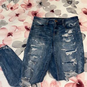 American Eagle hi rise destroyed jegging. Size 10